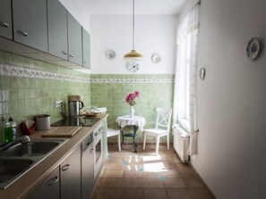 Fridge, microwave, oven, dishwasher - Haus am See by Interhome (Zeuthen)