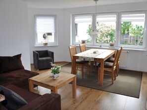 Dining - Achterwasserblick mit Terrasse by Interhome (Krummin)