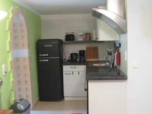 Fridge, oven, dishwasher, cookware/dishes/utensils - Bungalow by Interhome (Barnin)