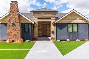 Exterior - Tulum Style in Sherman Oaks (Los Angeles)