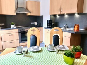 Dining - An der Rodach 1 -EG by Interhome (Steinwiesen)