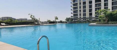 2 utendørsbassenger