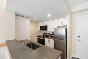 Microwave, oven, stovetop, dishwasher - Cozy Alpine Condo in Whistler Village | 2BR · Sleeps 6 | 5min Walk to Gondola (Whistler)