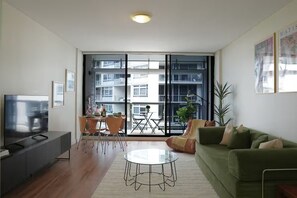 Smart TV - Modern Apartment in Barangaroo • Waterfront location with Harbour Balcony Views (Sydney)