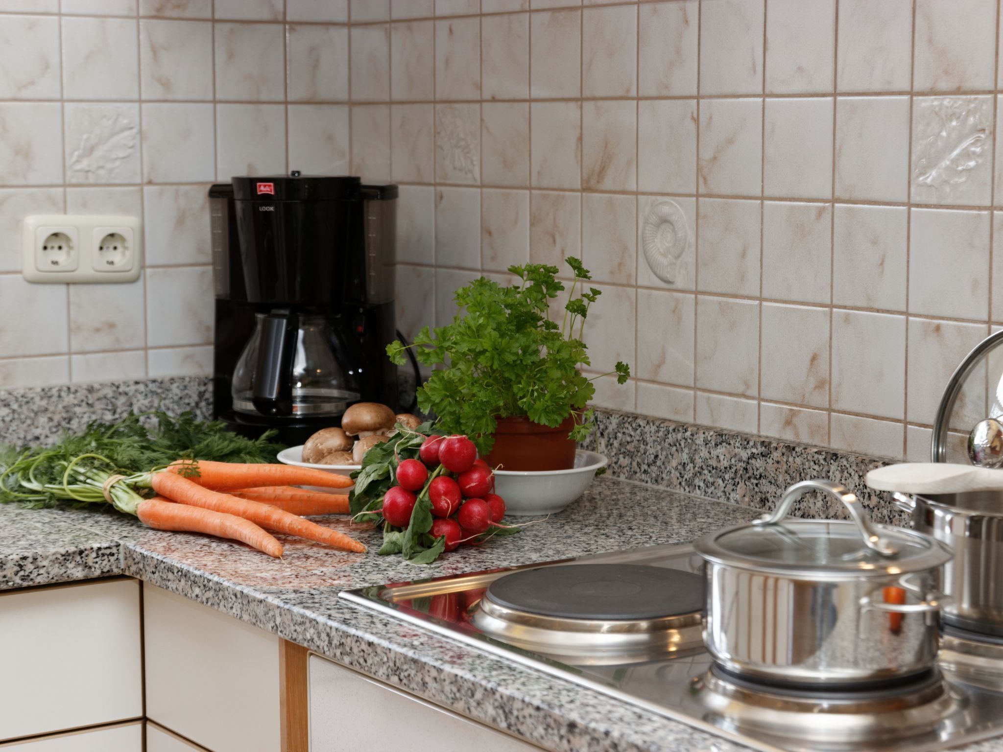 Kylskåp, mikrovågsugn, ugn och diskmaskin