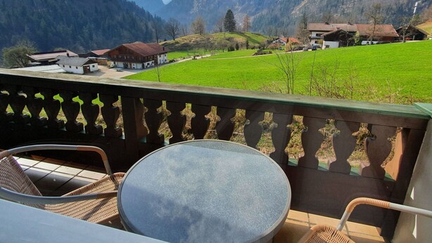Outdoor dining - Haus Reiteralm by Interhome (Schneizlreuth)
