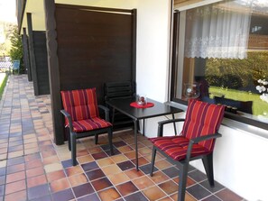 Outdoor dining - Appartement in Mühldörfl mit Terrasse by Interhome (Farchant)