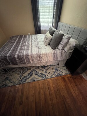 2 dormitorios, tabla de planchar con plancha, wifi y ropa de cama