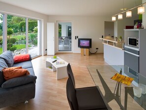 TV, DVD player - mit schönem Garten by Interhome (Bad Schussenried)