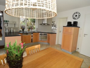 Dining - Appartement in Beuren mit Terrasse und Grill by Interhome (Salem)