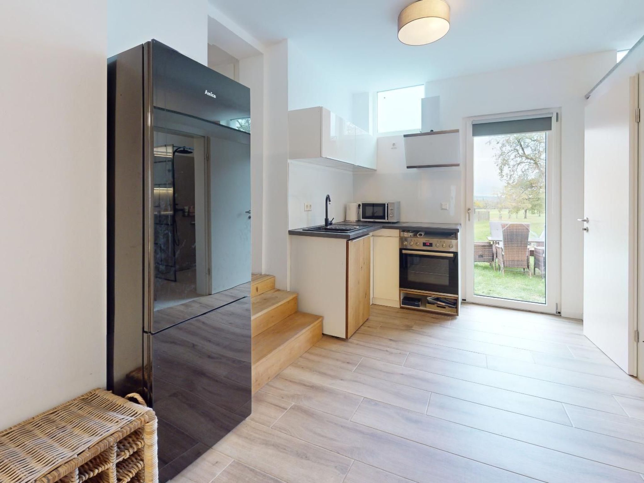 Kylskåp, ugn och grytor/köksredskap