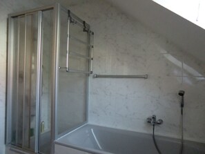 Towels - Gesamte Wohnung in Hochstadt by Interhome (Maintal)