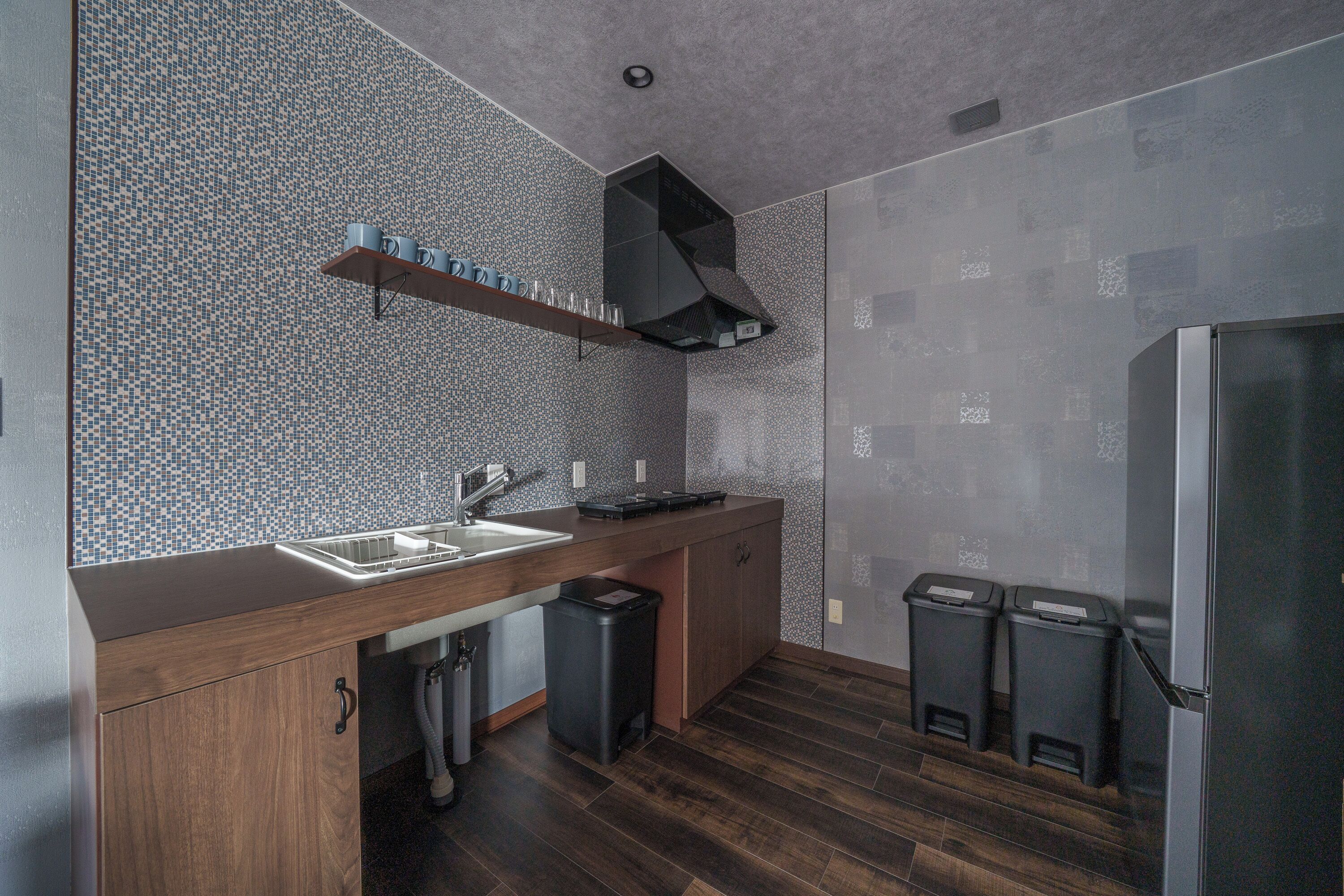 Fridge, microwave, stovetop