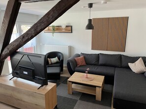 TV - Haus Budinger by Interhome (Alf)