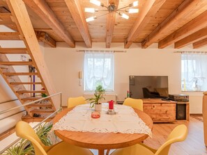 Dining - Wohnung in Hundheim mit Grill by Interhome (Morbach)