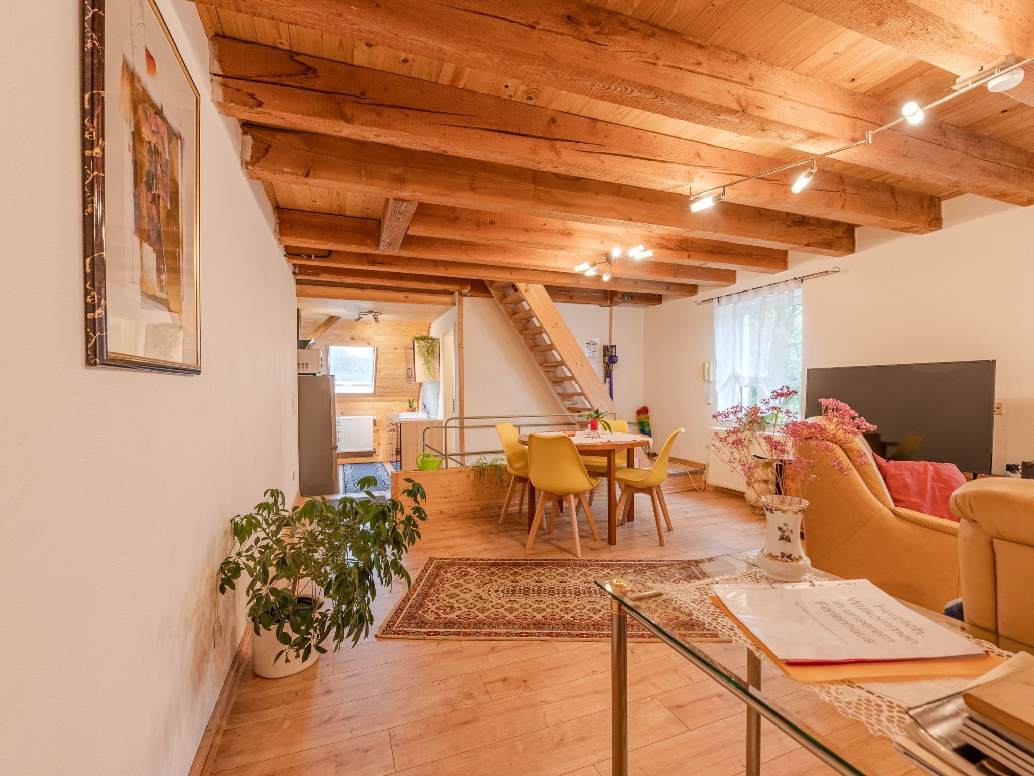 المنشأة من الداخل