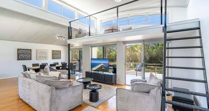 Seven Miles Beach Escape ~ 5 Bedroom Coastal Luxury!