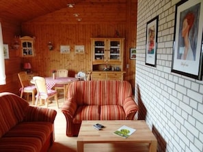 TV - Haus Sonnenhang by Interhome (Esch)