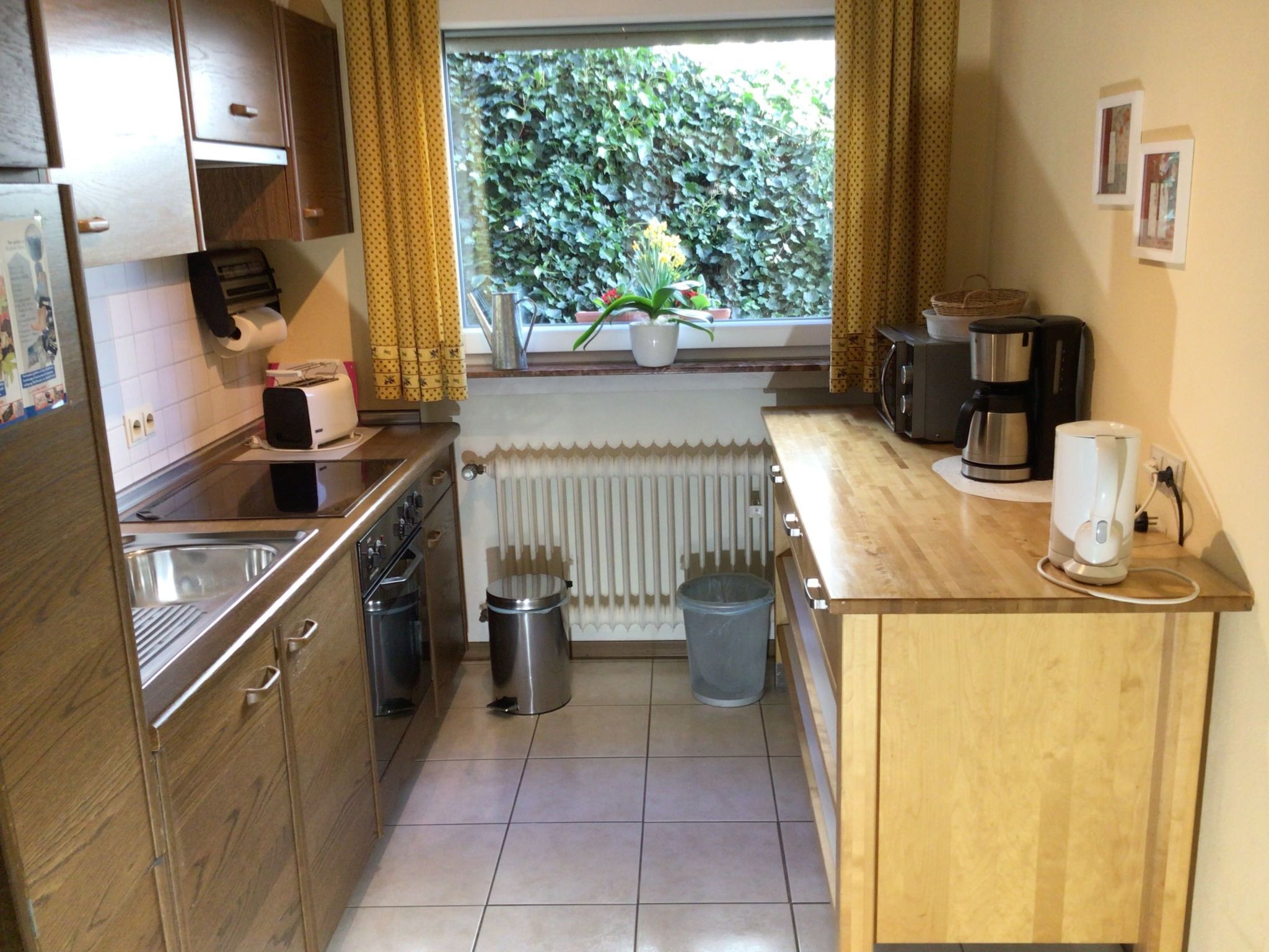 Fridge, microwave, oven, cookware/dishes/utensils