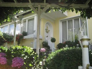 Exterior detail - Große Ferienwohnung mit Balkon und Garten by Interhome (Steinen)
