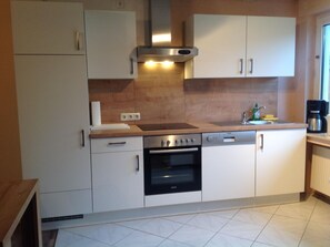 Fridge, microwave, oven, dishwasher - Haus Rurtal by Interhome (Monschau)