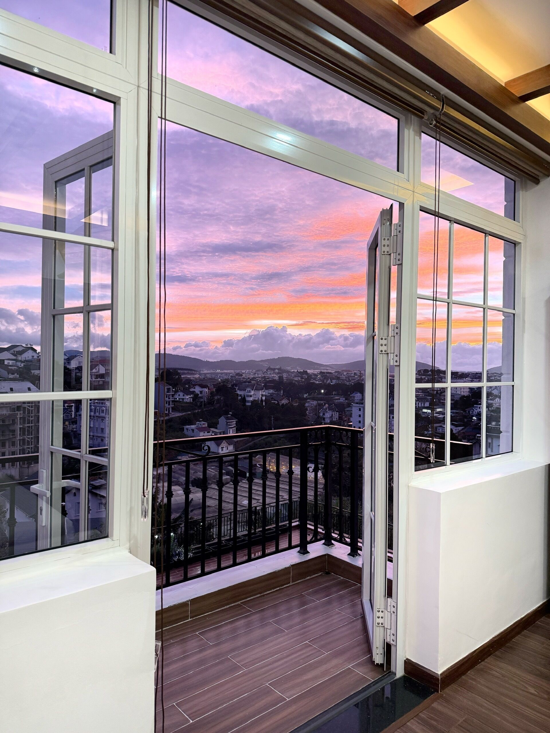 Premium Double Room, Balcony | Free WiFi