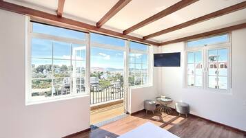 Premium Double Room, Balcony | Soundproofing, free WiFi
