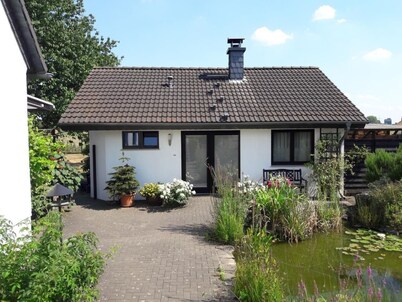 Kleines Ferienhaus in Hermülheim mit Garten by Interhome