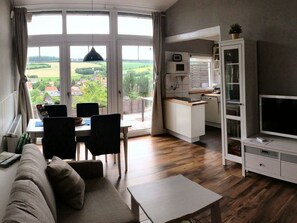 TV, DVD player - Belle Vue by Interhome (Husen)
