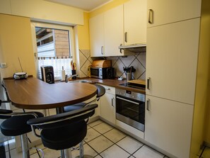Fridge, microwave, oven, dishwasher - Wohnung in Reckenfeld mit Eigener Terrasse by Interhome (Greven)
