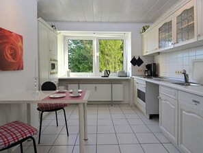 Fridge, microwave, oven, dishwasher - Relax in Homberg ot Welferode by Interhome (Homberg (Efze))