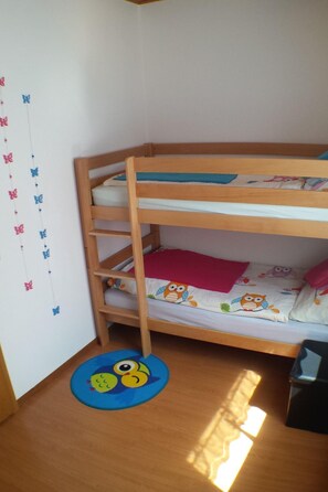 2 bedrooms, internet