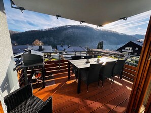 Outdoor dining - Freistehendes Ferienhaus in Sieber mit Terrasse, Garten und Grill by Interhome (Sieber)