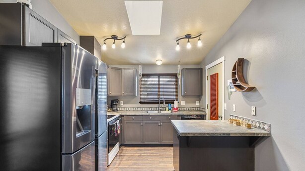 Coffee/tea maker, fridge, microwave, oven - Peaceful Bend Escape w/ Luxe Touches, Fenced Yard & Close to Mt. Bachelor & Old Mill, Food and Brews (Bend)