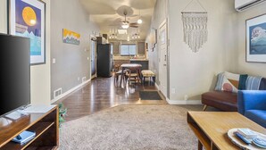 TV, books - Peaceful Bend Escape w/ Luxe Touches, Fenced Yard & Close to Mt. Bachelor & Old Mill, Food and Brews (Bend)