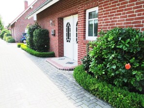 Exterior detail - Sonneneck by Interhome (Hage)