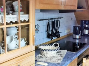 Fridge, microwave, oven, dishwasher - Wohnung in Wilhelmsfehn mit Großem Balkon by Interhome (Wiesmoor)
