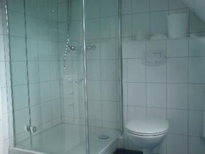 Bathroom - Apartment 3 by Interhome (Dassow)