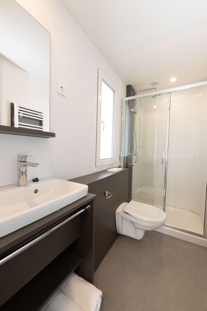 Mobile Home | Bathroom | Towels - Mobilehome auf dem Vital Camp Bayerbach (Bayerbach)