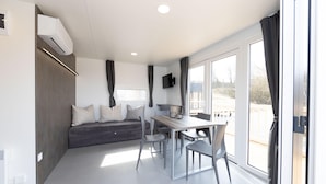 Mobile Home | Living room - Modernes Mobile Home im Vital Camp Bayerbach (Bayerbach)