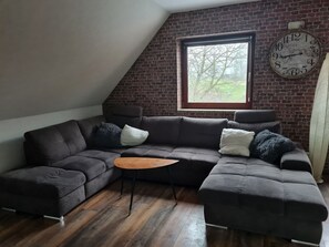 Living area - Wunderschöne Ferienwohnung mit Terrasse und Gart by Interhome (Großwaabs)