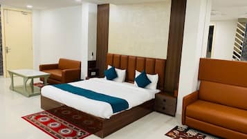 Quarto casal luxo, vista para a cidade | Cofres nos quartos, quartos à prova de som