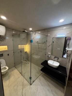 Deluxe Double Room, City View | Bathroom | Free toiletries, slippers, towels, soap - Hotel Relax (Agra)