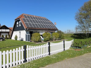 Exterior - "FeWo Strandläufer" by Interhome (Friedrichskoog)