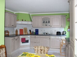 Fridge, microwave, oven, dishwasher - Geräumige Ferienwohnung mit Terrasse, in günstiger zentraler Lage in der Oberla by Interhome (Elstra)