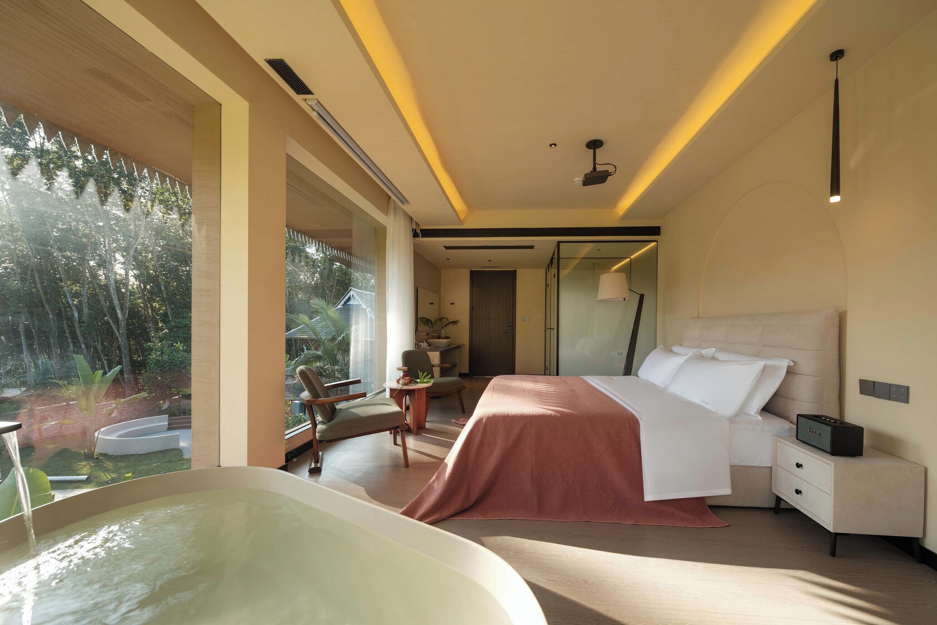 Minibar, laptop workspace, blackout curtains, free WiFi