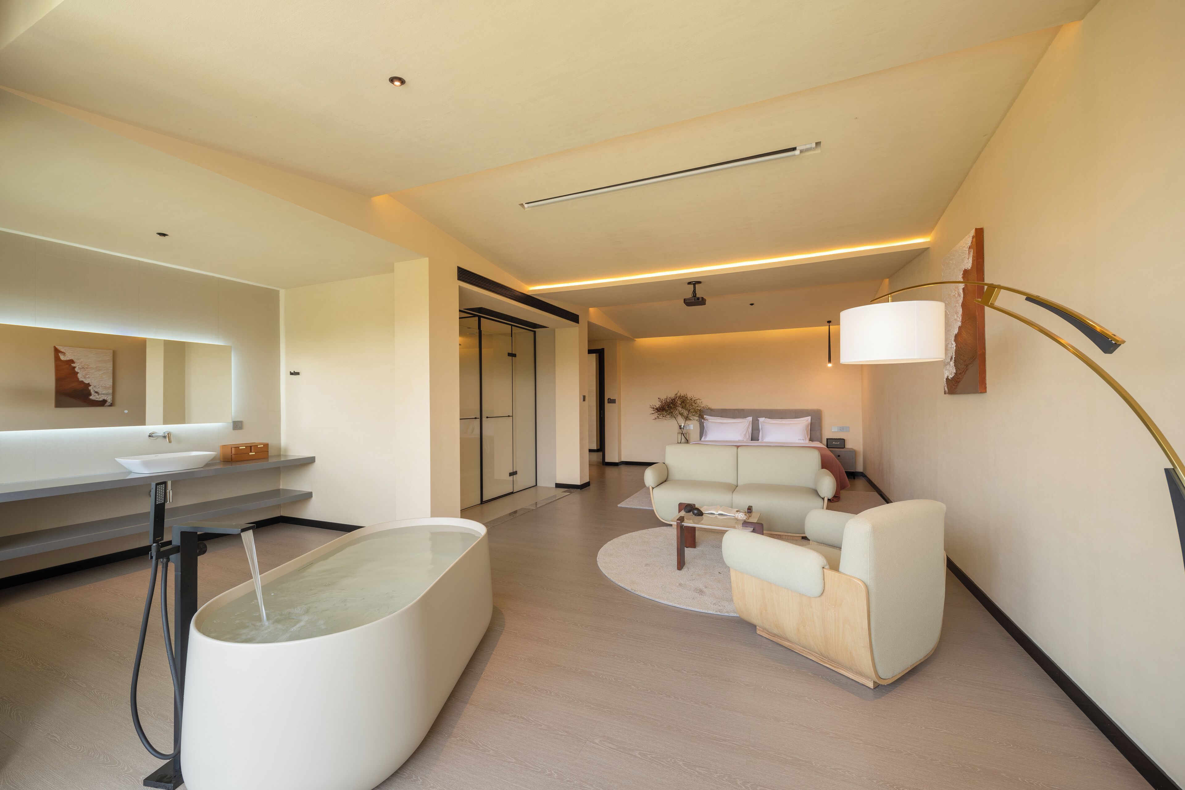 Minibar, laptop workspace, blackout curtains, free WiFi