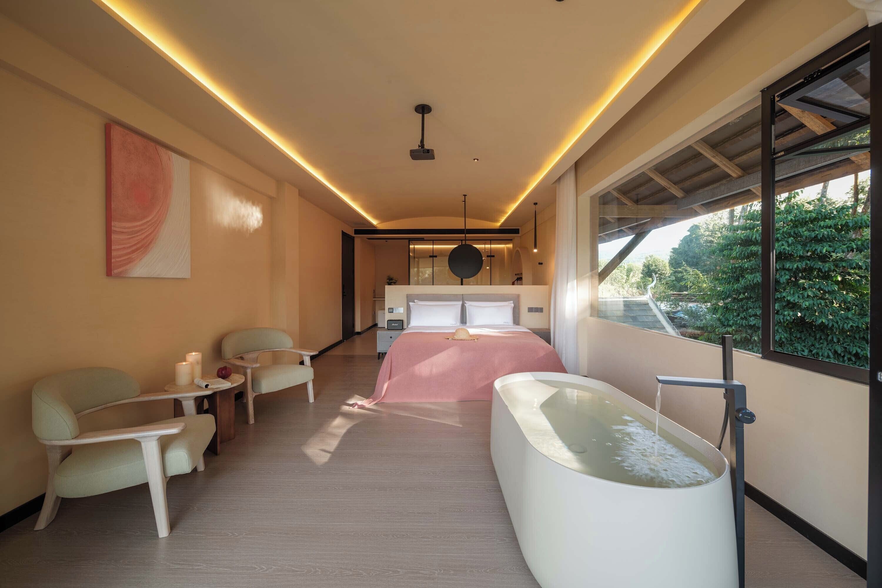 Minibar, laptop workspace, blackout curtains, free WiFi