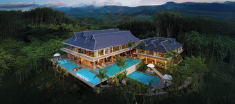 Three-Colored Cloud River Resort VILLA