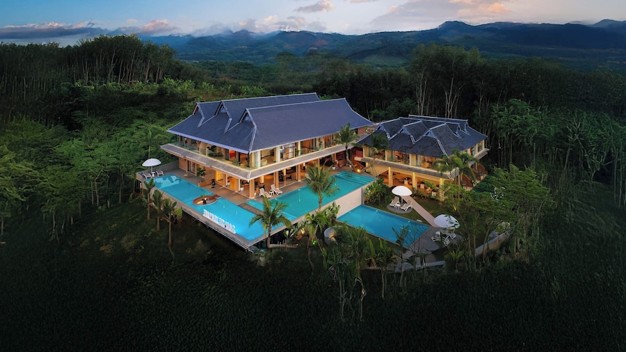 Three-Colored Cloud River Resort VILLA